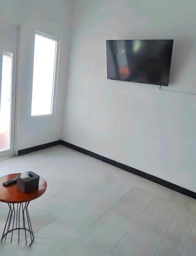 Homestay Omah Putih Bantul Zewnętrze zdjęcie